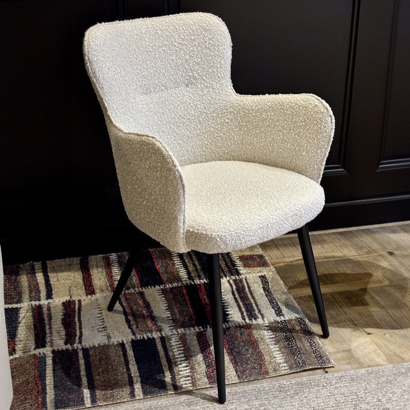 Fauteuil à oreille blanc perle